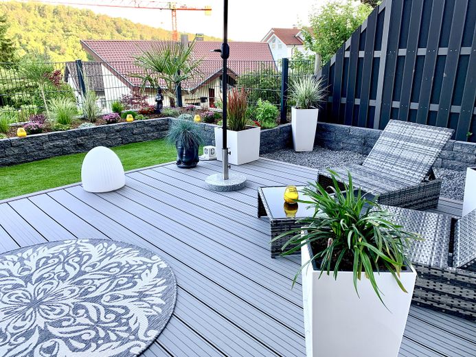 Premium-Wohnen im Grünen  2,5 Zimmer Terrassen Wohnung in Leonberg Ramtel – Terrasse