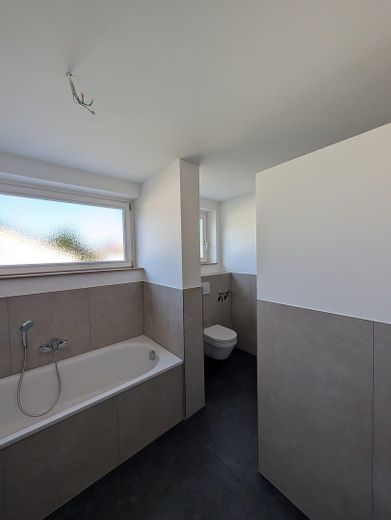 Hochwertig kernsanierte 3-Zimmer-Wohnung mit Balkon & Garage – फोटो 4