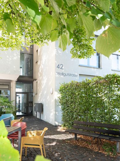 Comfortabel, gemeubeld appartement met parkeerplaats op een centrale locatie in Konstanz – Eingangsbereich des Gebäudes