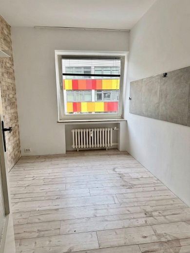 Appartamento di 2 locali con balcone e ascensore – Küche
