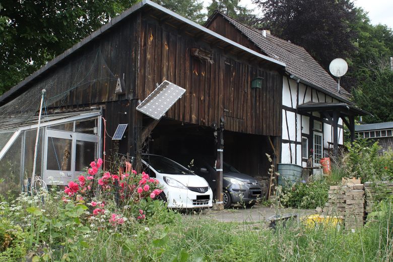 Fachwerkhaus mit Talblick - historisches Wohnen im Grünen bei Bielstein – Doppelcarport & Nebenhaus