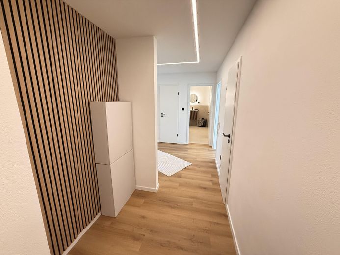 ERSTBEZUG - Vollständig sanierte 3-Zimmer-Wohnung mit Loggia und ca. 4 % Mietrendite in Nbg-Zabo – Garderobe