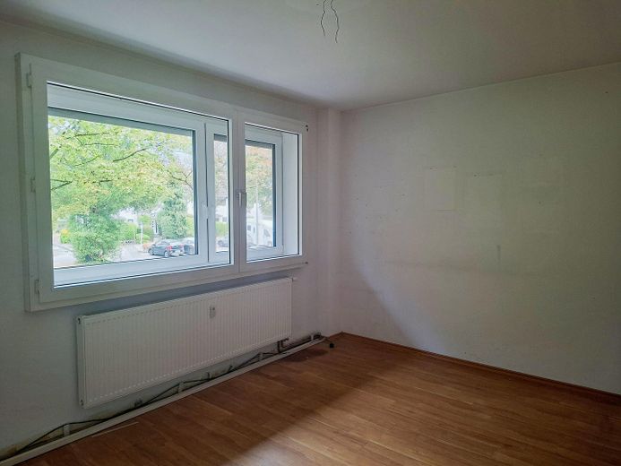Ruhiges 2,5-Zimmer-Domizil mit Balkon & Parkanlage in Essen-Haarzopf – Schlafzimmer