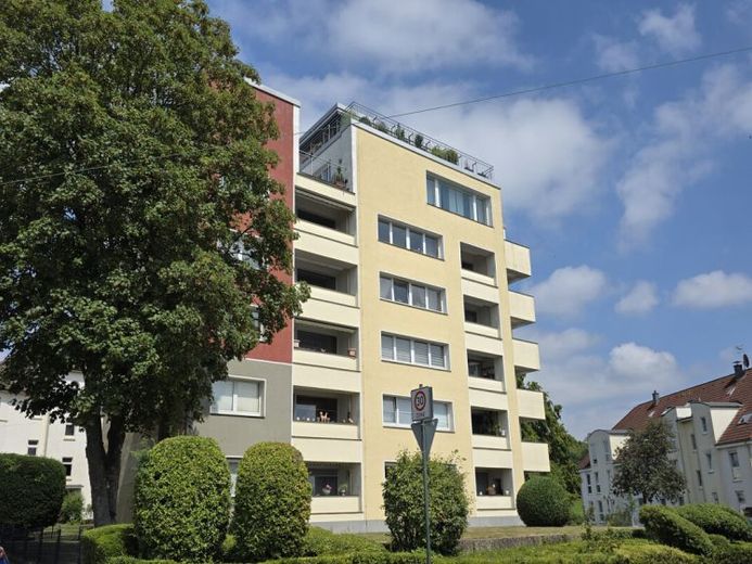 Gepflegte Kapitalanlage in Höhscheid. 
Aufzug im Haus. – Foto 1