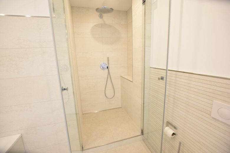 Exklusives Wohnen am Königsforst – Hochwertige 135‑m²‑Residenz in der Parkstraße – Bad