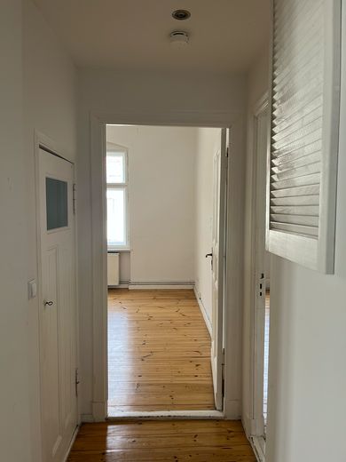 Sanierter Altbau, bezugsfrei, provisionsfrei – vom Eigentümer – Flur