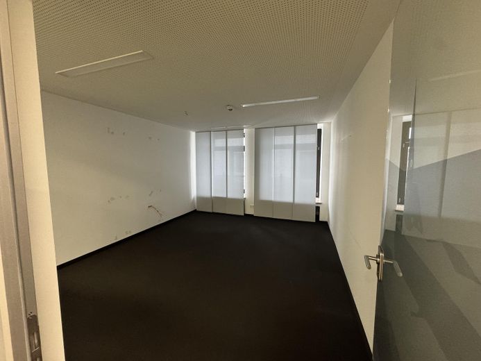 Großzüge Gewerbeeinheit am Stadtplatz | Bei Bedarf Wohnungen & Garten | Büro, Handel, Lager o.Ä. – Foto 7