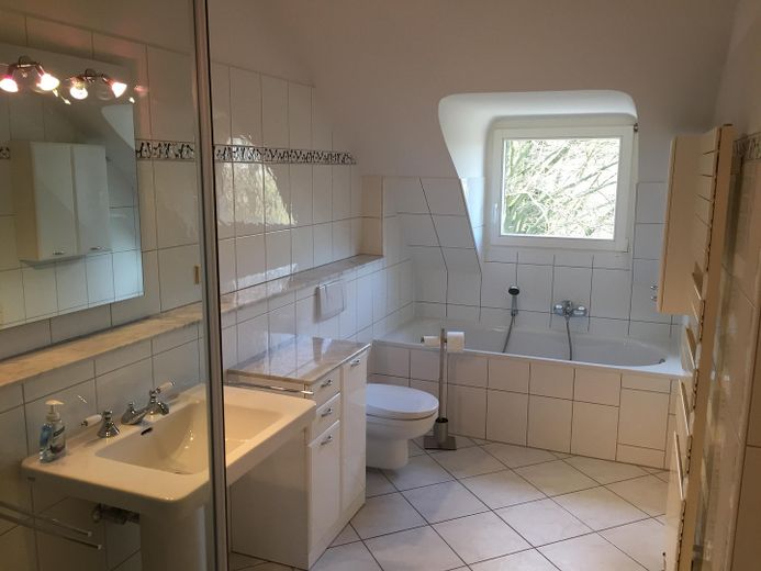 Herdecke / Wohnung in Villa am Waldrand – Bad