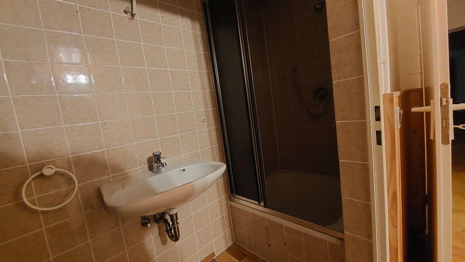 Keller mit Dusche und WC