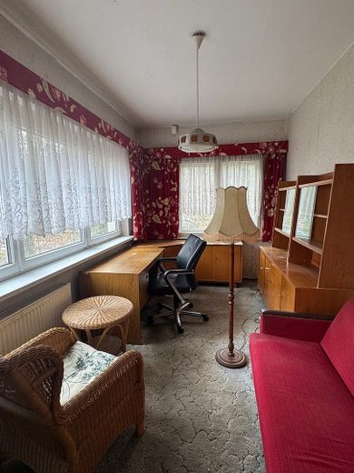 Gr. Einfamilienhaus in Wassernähe, Keller, Grün, 2 getrennte Wohnungen möglich. – Foto 7