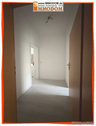 2-Zimmer-Hochparterre-Wohnung mit EINBAUKÜCHE zu verkaufen! – Wohnungseingang