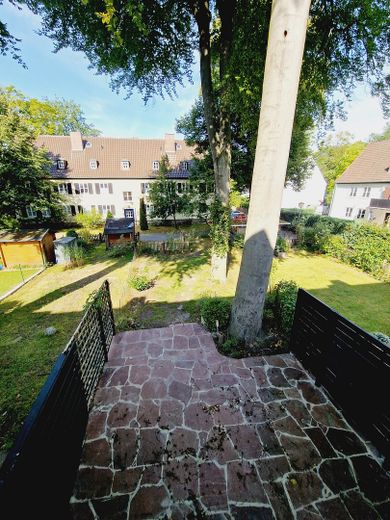 Fundstück: Schönes, sehr individuelles Reihenmittelhaus für Pärchen – Blick auf die Terrasse OG