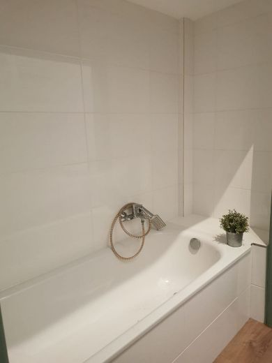 OF HBF-3 ZKB Altbau – Badewanne 