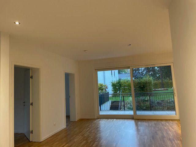 Wohnen am See in der Natur: Moderne Wohnung mit Terrasse und Garten – Foto 10