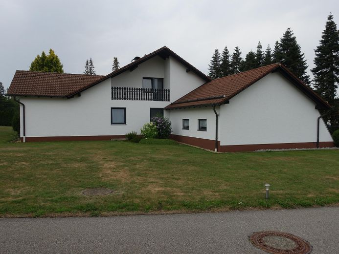 Großzügiger Bungalow auf weitläufigem Grundstück – und optionaler Pferdehaltung – Ansicht von Nord-Osten