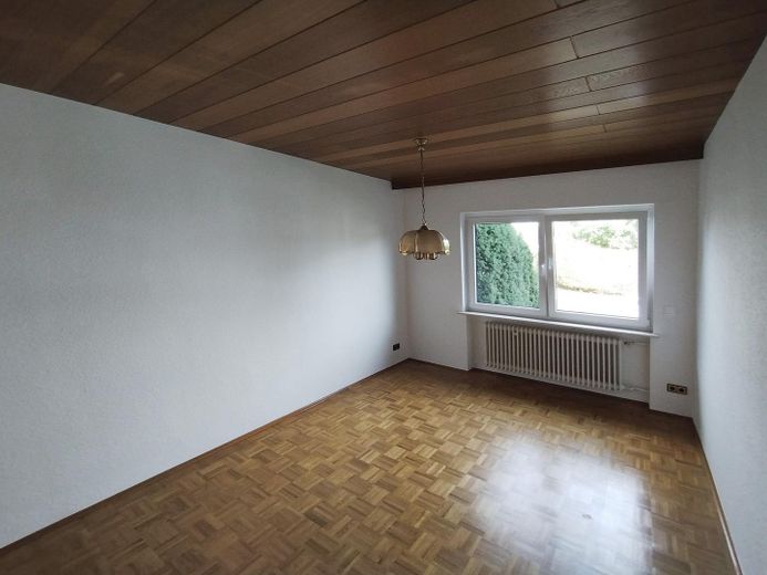 Appartamento ristrutturato con 3 locali (piano terra), cucina e terrazza esposta a sud, in posizione tranquilla a Kleinostheim – Schlaf-/Arbeits-/Gästezimmer
