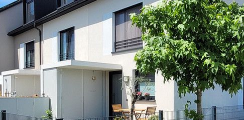Reiheneckhaus in 90530 Wendelstein-Großschwarzenlohe – Südseite