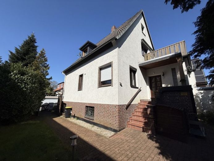 Sanierungsbedürftiges EFH in Langenhagen – Foto 1