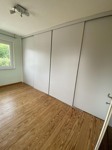 Single-family house in 1930s villa style - Private sale – Zimmer OG (Einbauschrank)