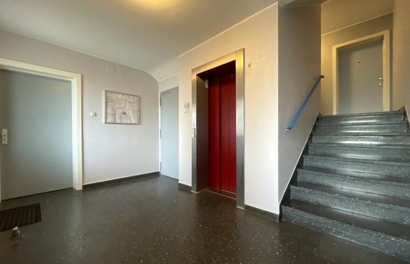 Eingangsbereich mit Fahrstuhl