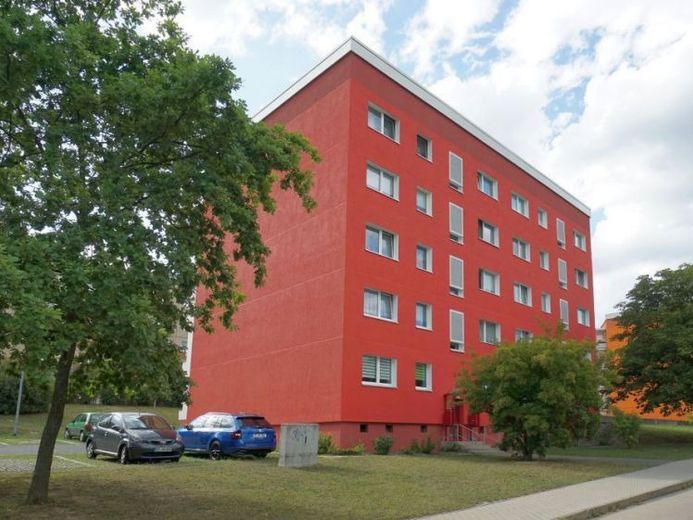 Moderne 2-Raum-Wohnung mit Balkon und geräumiger Küche – Foto 1