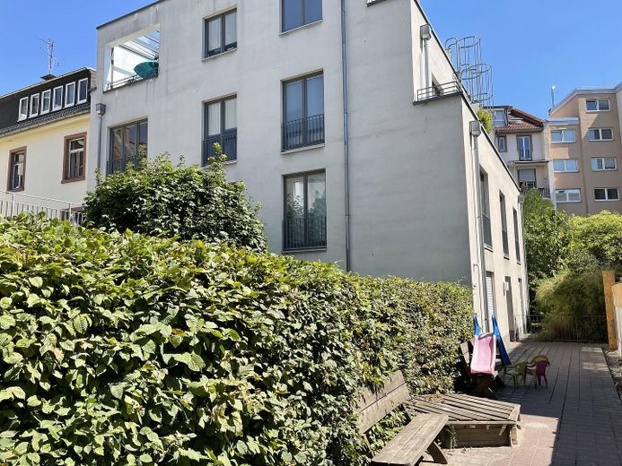 Provisionsfrei: Wunderschöne, ruhig gelegene Dachterrassenwohnung in Frankfurt Bornheim – Foto 17