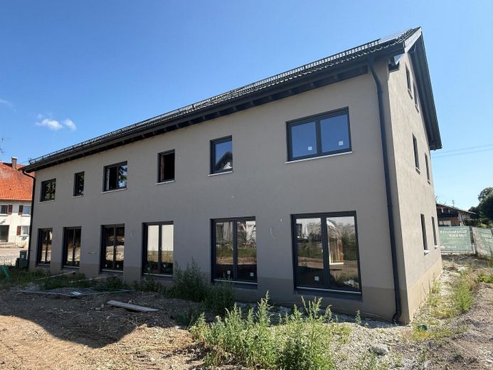 Neubau KFW 40-QNG Plus Reiheneckhaus im Ortskern von Dettingen – Foto 2