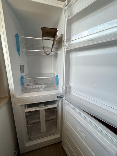 Penthouse - Kapsamlı renovasyon sonrası ilk kullanıma yakın 1 oda (yeni gibi), elektrikli cihazlar dahil – Kühlschrank