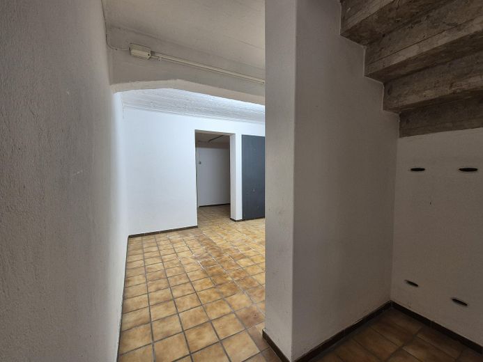 Lagefläche unter Treppe