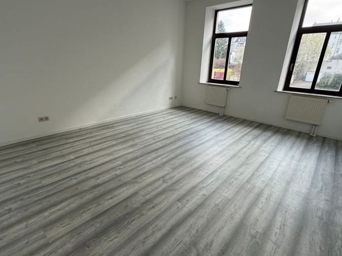 TOP Whg. - jetzt mit neuem Laminat in Eiche - im 1. OG – Foto 1