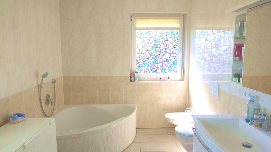 Elternbad, Badewanne, Bidet