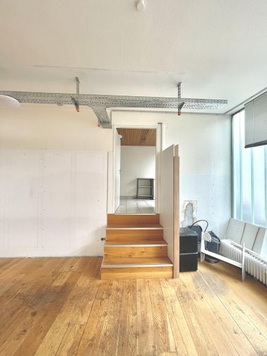 Aufgang zu Büro