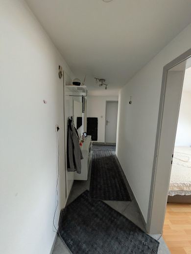 6,5 % Rendite - zuverlässig vermietete DG-Wohnung in Senden – Flur