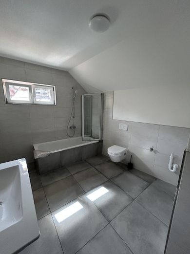 3 Zimmer Wohnung in Creglingen zu vermieten / Saniert im Dezember 2024 – Bad
