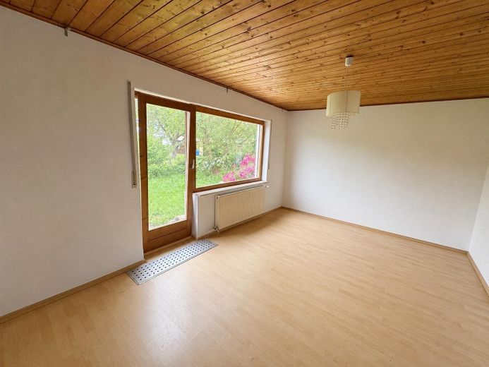 DHH+Bungalow zu Vermieten – Wohnzimmer Bungalow