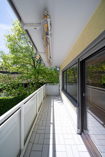 Frisch saniert & bezugsbereit: Helle 3 Zimmer mit Balkon in Wiesbaden-Biebrich – Toller Balkon