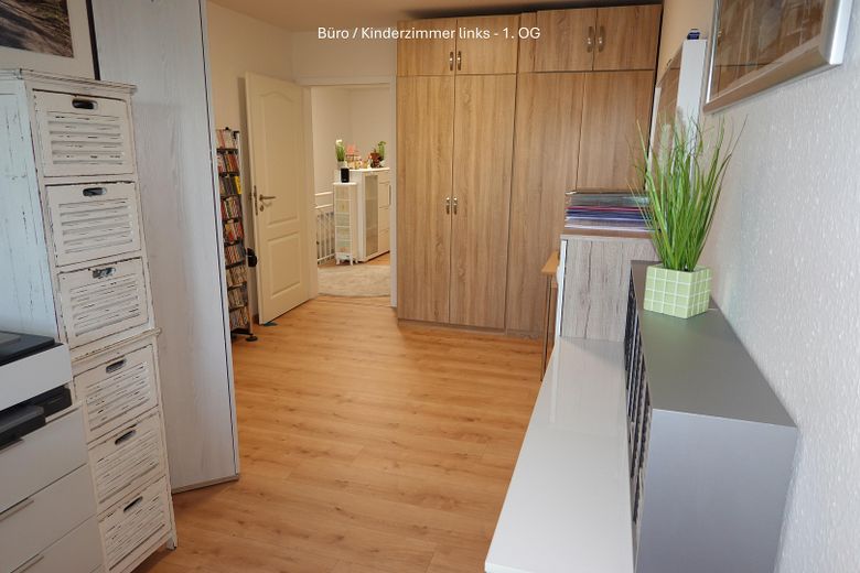 Büro / Kinderzimmer links