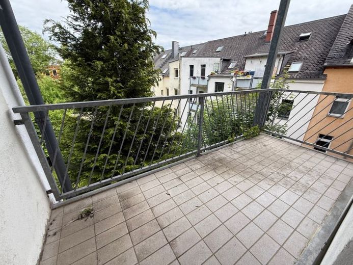 2. OG / helle Wohnräume / Balkon u.v.m. – Foto 1