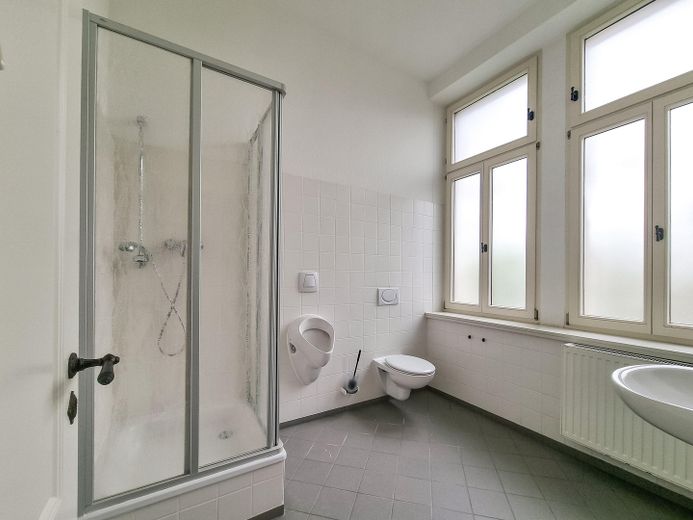 Exklusive Bürofläche in Herrschaftlicher Villa mit Stellplätzen im Hof und Alarmanlage – Foto 1