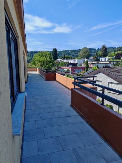 bezugsfreie und helle 3-Zi. Penthouse Wohnung in Schelmenholz – Terrasse