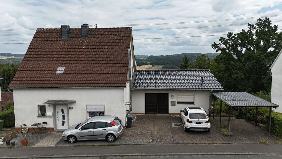 Casa bifamiliar cerca de Hachenburg – inversión, sin comisión – Foto 1