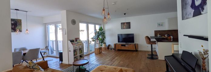 Modern und großzügig:  Helle 4 Zimmer im Herzen Friedrichsdorfs – Wohnbereich