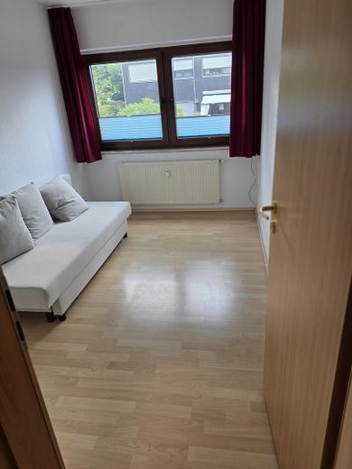 Атмосфера будинку замість квартири 108,5 м² комфорту для життя з каміном 2 балконами та сучасною кухнею в Solingen-Wald – Фотографія 26