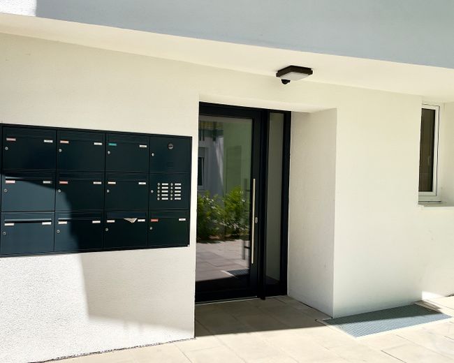 Exklusive 4,5-Zimmer-Wohnung 2 Balkone und EBK – Zugang