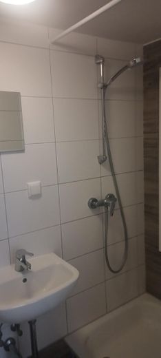 Kernsanierte Souterrain Wohnung möbliert – Foto 10