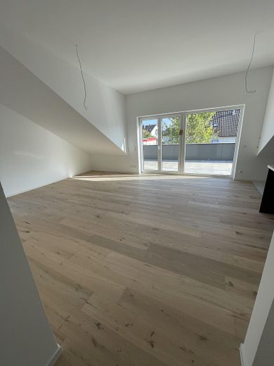 Attico, cucina componibile nuova, posizione AAA vicino all’acqua – Foto 5