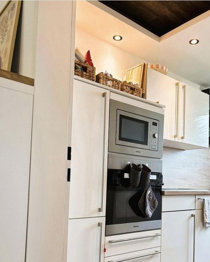 Ático rehabilitado integralmente con balcón orientado al sur, aire acondicionado y posibilidad de 2 unidades de vivienda – Foto 3