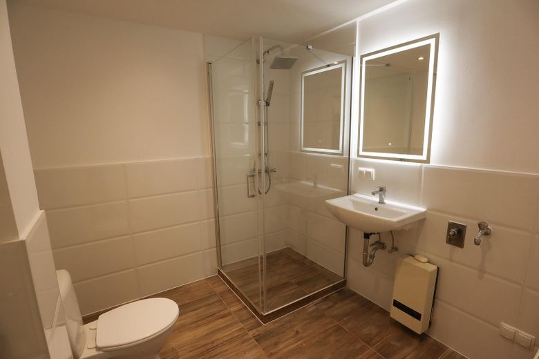 Haus am See - Große Terrasse - Bootssteeg – Badezimmer
