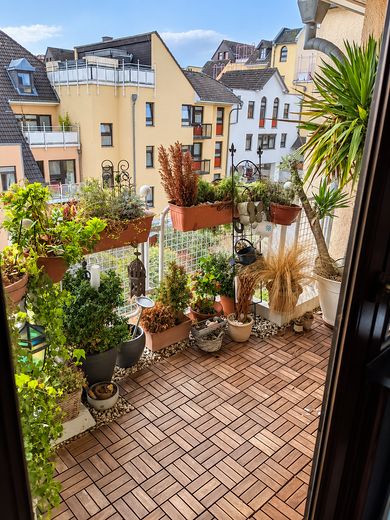 Remagen’in seçkin bir konumunda balkonlu ve çatı teraslı aydınlık maisonette daire – Balkon