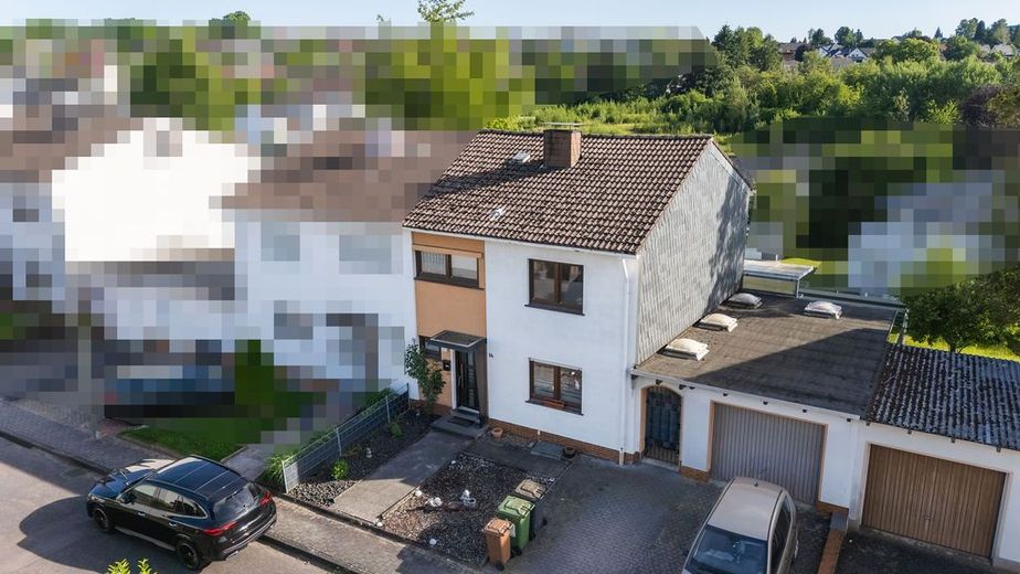 Doppelhaushälfte in Höhr-Grenzhausen - mit großer überdachter Terrasse, Garten und Garage – Doppelhaushälfte